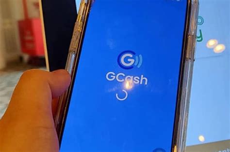 GCash back on Google Play Store after temporary unavailability.